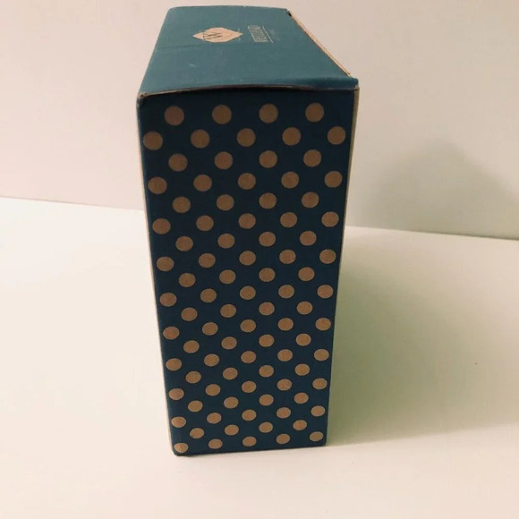 2010 Santa Hat Penguin Magnetic Salt and Pepper Shakers  Mwah Penguins - Picture 8 of 11